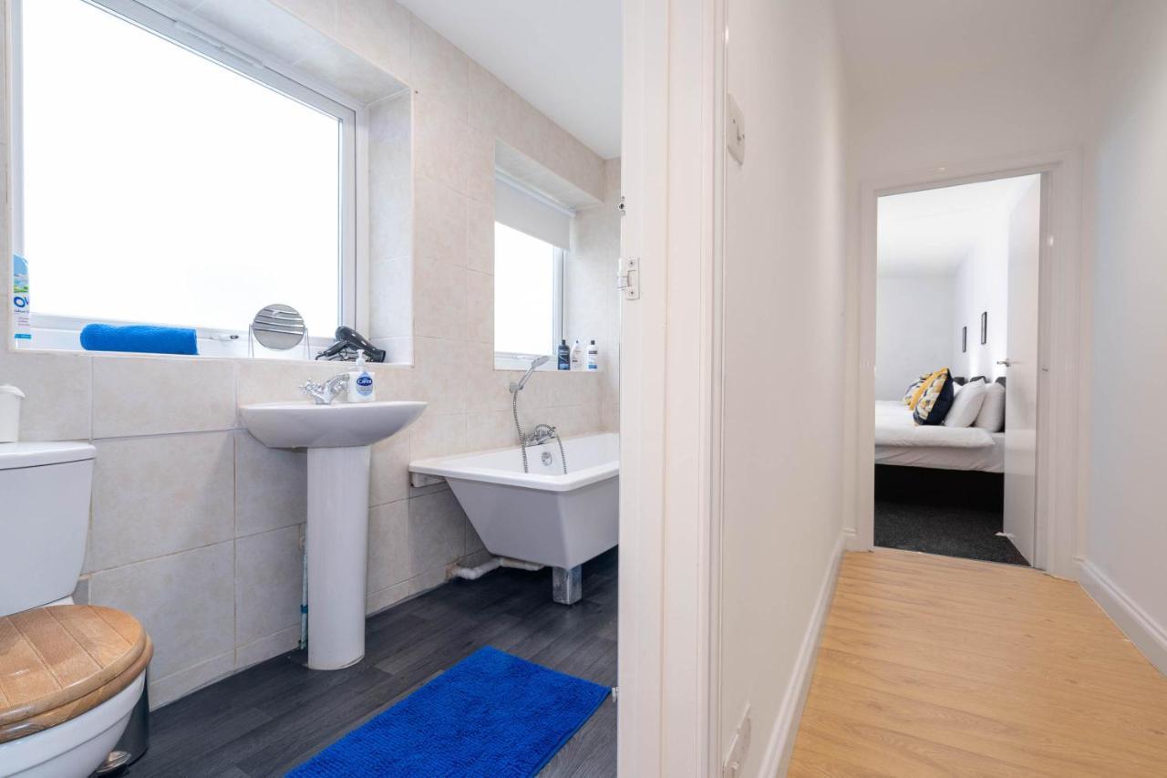 Three Bedroom Apartment- One Choice Stays Serviced Accommodation- Jewellery Quarter Бирмингам Екстериор снимка