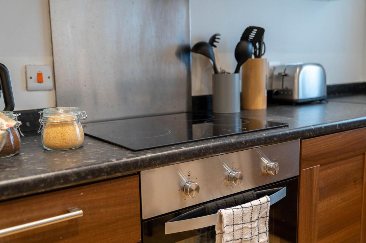 Three Bedroom Apartment- One Choice Stays Serviced Accommodation- Jewellery Quarter Бирмингам Екстериор снимка
