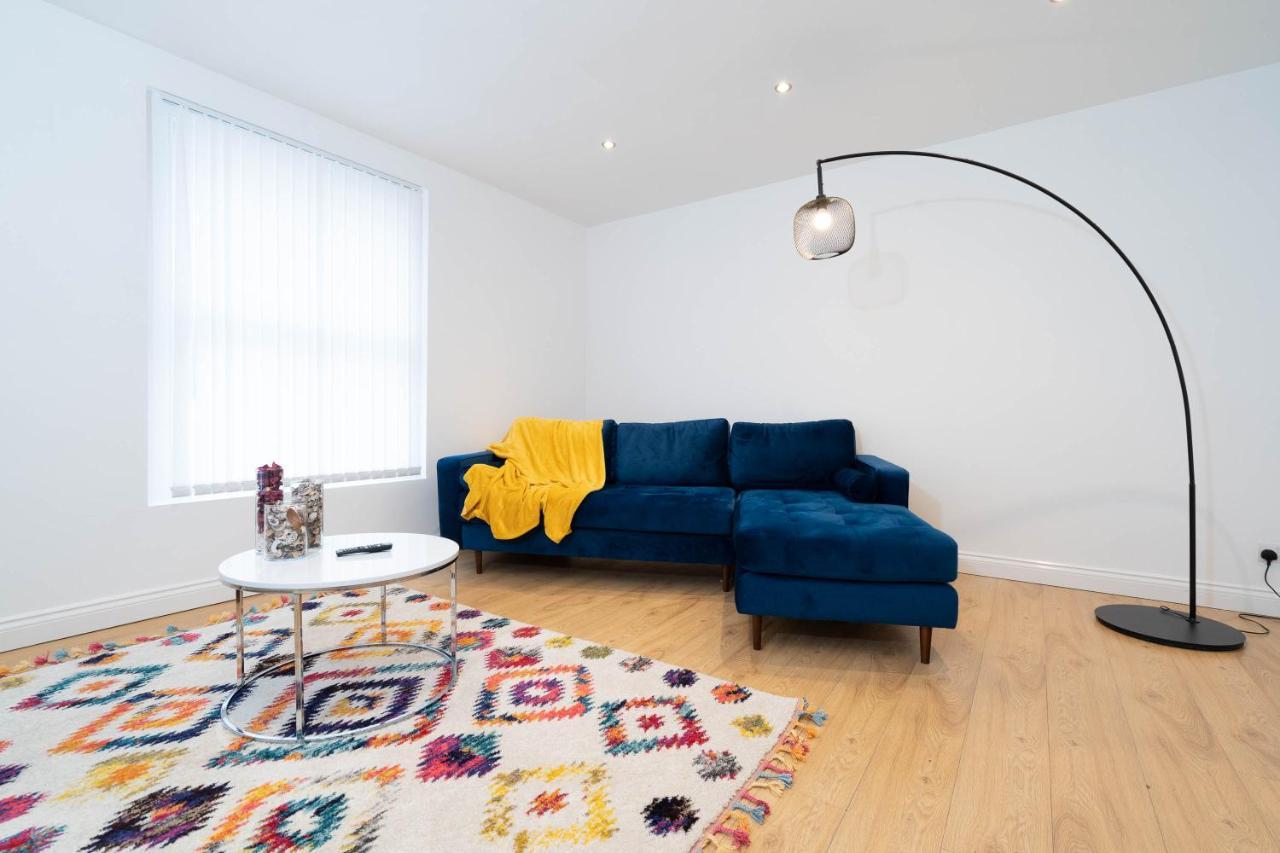 Three Bedroom Apartment- One Choice Stays Serviced Accommodation- Jewellery Quarter Бирмингам Екстериор снимка