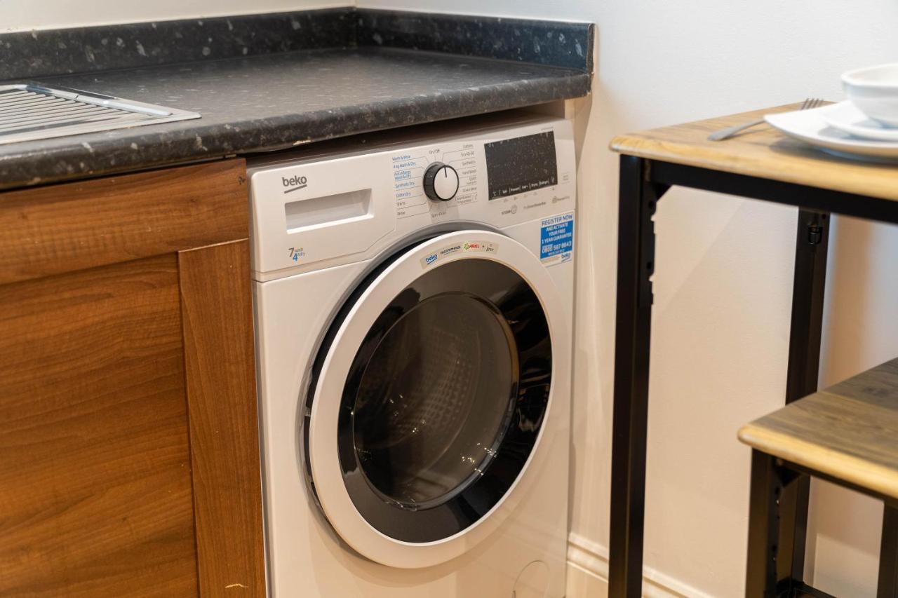 Three Bedroom Apartment- One Choice Stays Serviced Accommodation- Jewellery Quarter Бирмингам Екстериор снимка